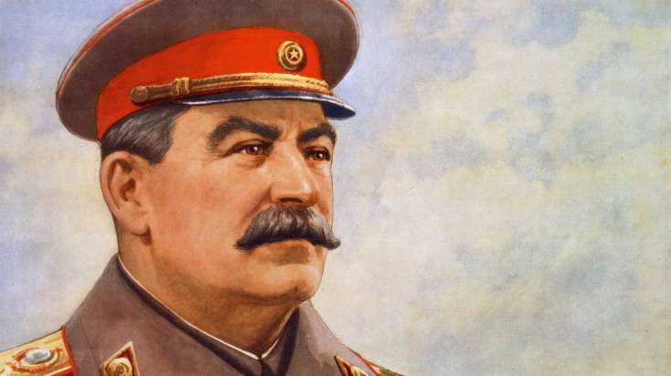 Stalinin "başı" qoparıldı -