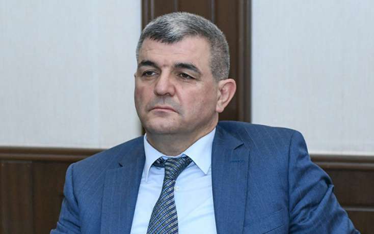 Deputat Çingiz Abdullayevi müdafiə etdi: