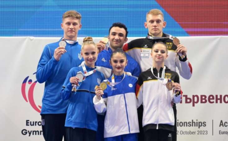 Azərbaycan akrobatları üç medal qazanıblar - 