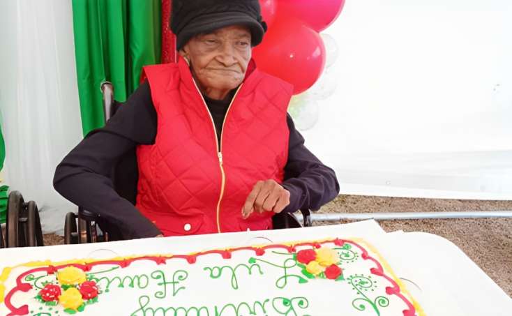 104 yaşlı qadın uzun ömürlü olmağın 