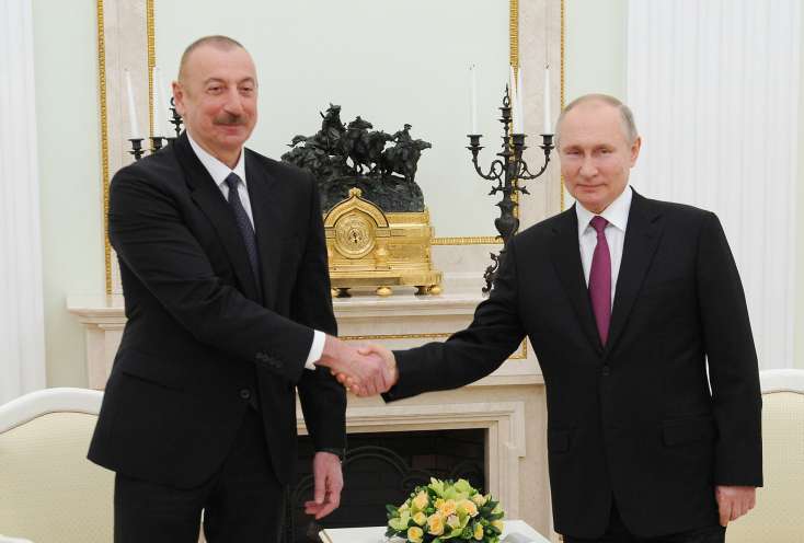 Vladimir Putin Prezident İlham Əliyevə