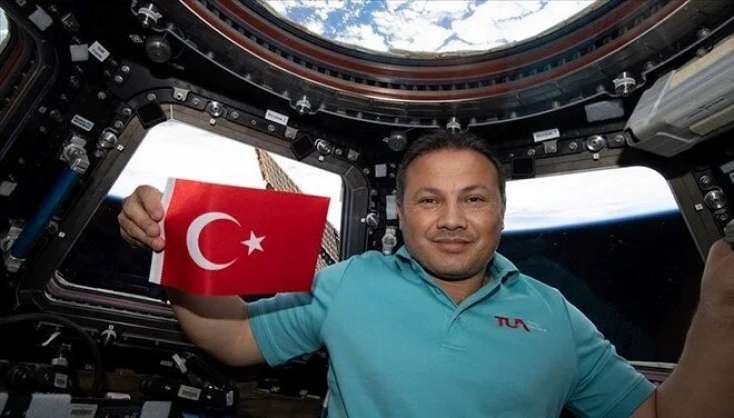 Türk astronavt bu tarixdə yerə qayıdır -
