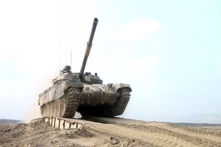  "Tankların və döyüş maşınlarının heyətlərinin hazırlanması kursu" keçirilir -