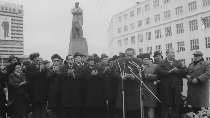 1982-ci ildə Cəfər Cabbarlının heykəlinin açılışı -