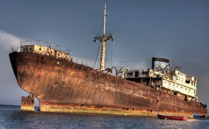 İNANILMAZ: 90 il öncə Bermud üçbucağında itmiş gəmi geri qayıtdı – VİDEO