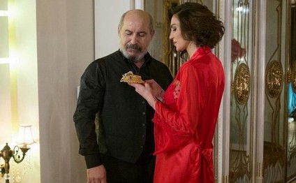 Azərbaycanlı aktrisa türk mafiya liderinin sevgilisi oldu - VİDEO 