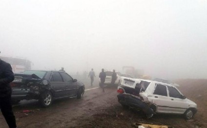 İranda 130 avtomobil bir-biri ilə toqquşdu