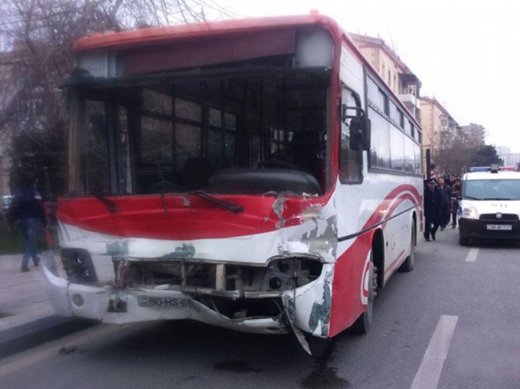 Bakıda avtobus qəzası