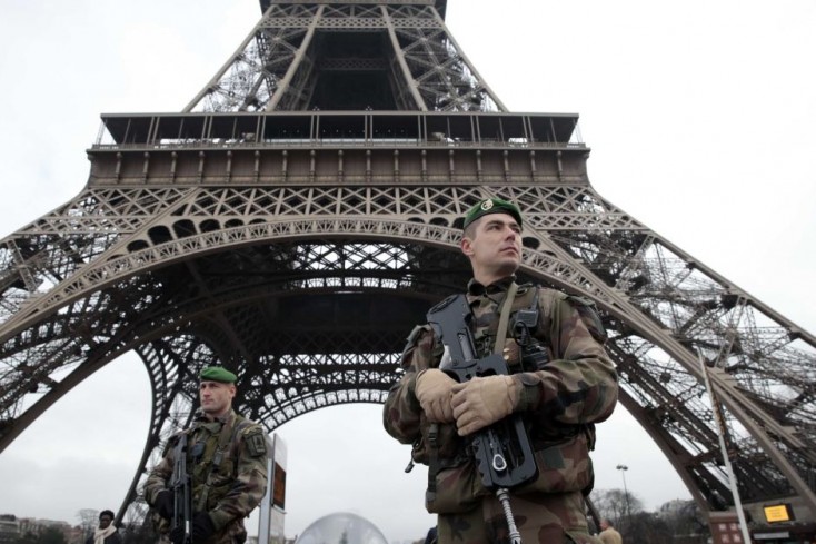 Parisdə silahlı hücum: