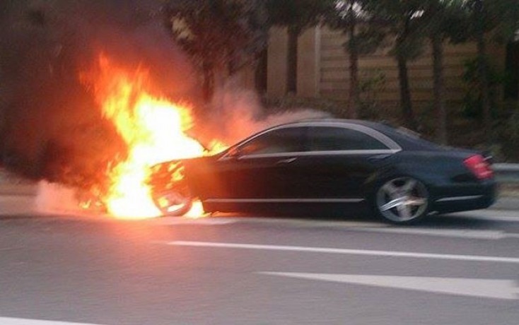 “Mercedes” yandı