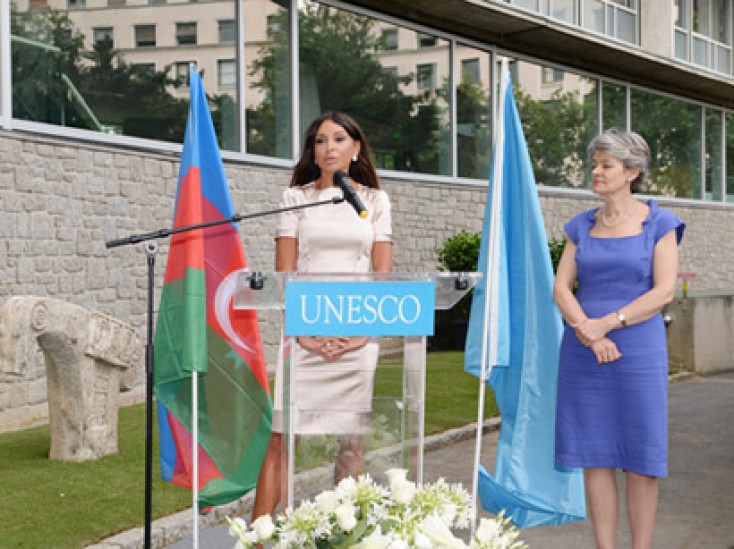 Mehriban Əliyeva UNESCO-nun baş direktoru ilə görüşüb
