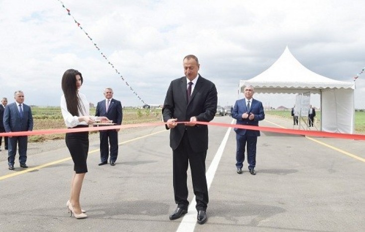 Prezident İlham Əliyev yeni tikilən yolların açılışında iştirak edib
