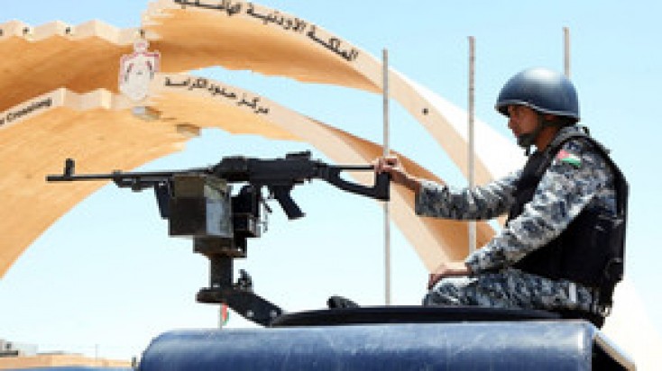 İordaniyada silahlılar hərbçilərə hücum edib