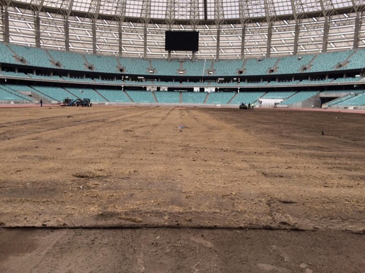 Bakı Olimpiya Stadionunun ot örtüyü dəyişdirilir 