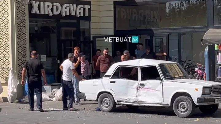 Göyçayda "Lada" markalı avtomobillər toqquşdu - 