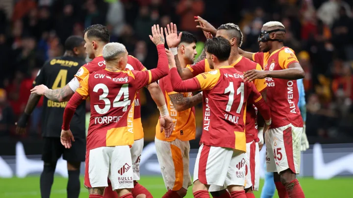 Türkiyədə ən çox maaş alan futbolçu odur - 