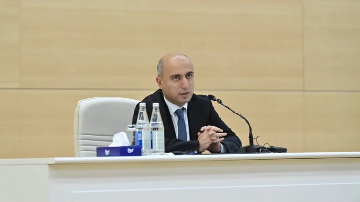 Emin Əmrullayev SABAH proqramının tələbələri ilə görüşdü