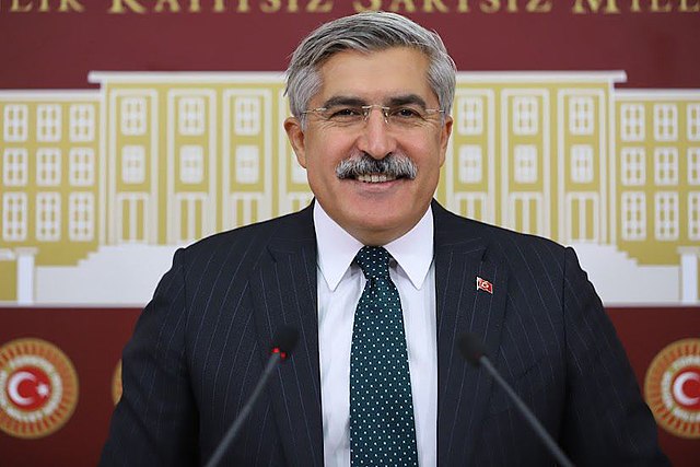 Bu məşhurlardan üzücü xəbər: Dağıntılar altında qalıblar -