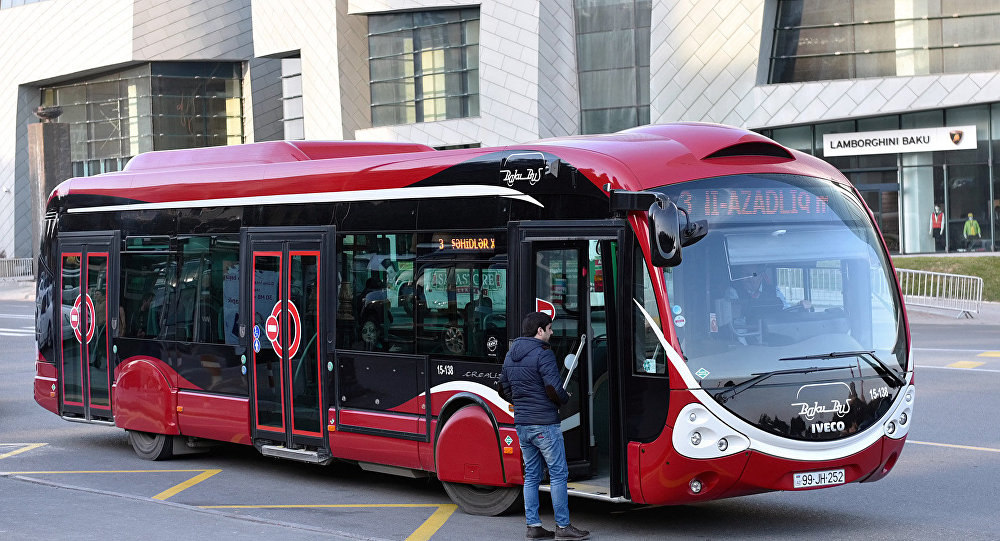 Baku Bus”in avtobusu piyadani vurub oldurdu