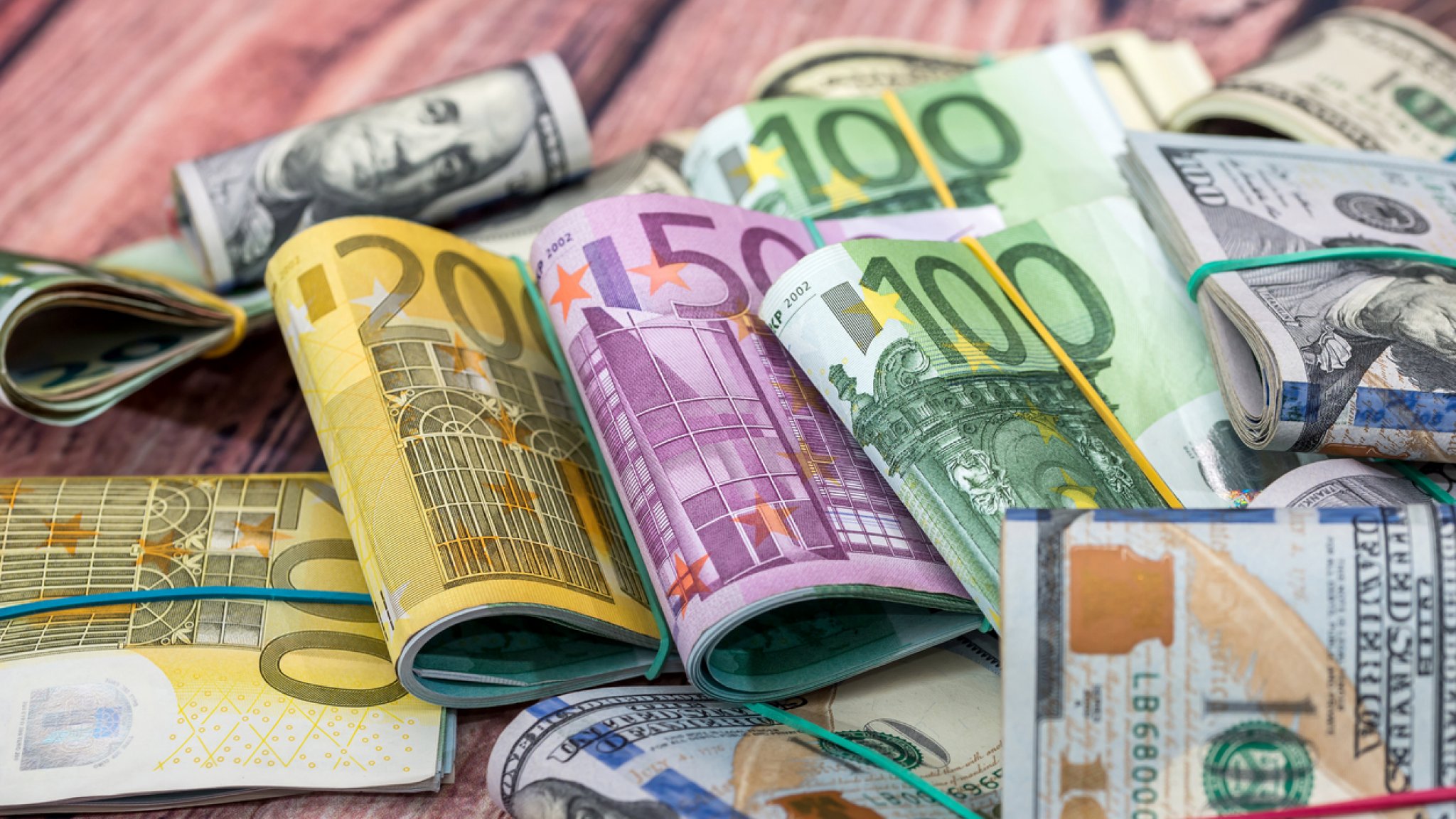 Mərkəzi Bank açıqladı: Lirə ucuzlaşdı, rubl bahalaşdı