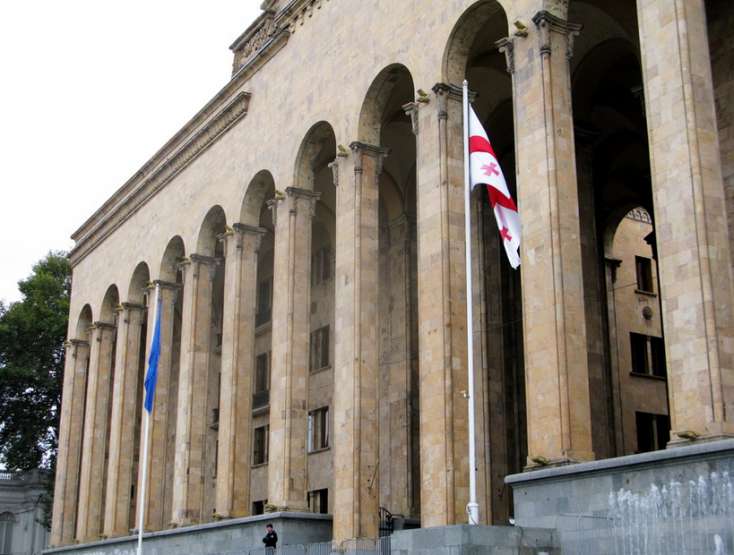 Gürcüstanda parlament Kutaisidən Tbilisiyə köçürüləcək