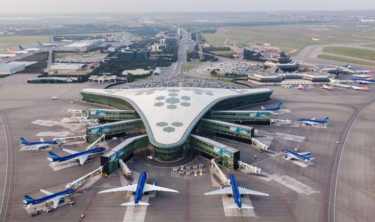 Güclü külək Bakıda Heydər Əliyev Beynəxalq Aeropotunun işinə təsir etməyib