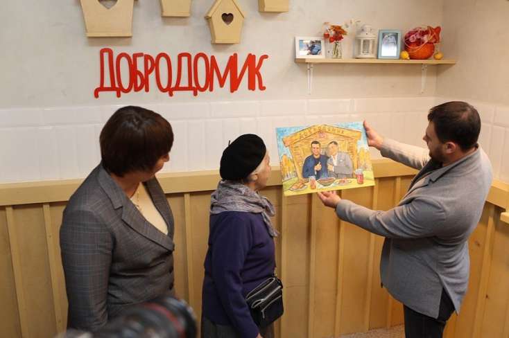Azərbaycanın Xalq artisti Moskvada yeni kafe açdı - Yaşlı insanlar pulsuz yeyəcək - 