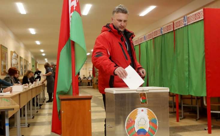 Belarusda parlament seçkiləri keçirilir