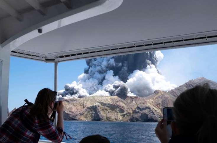 Vulkan püskürməsi nəticəsində 5 nəfər ölüb, onlarla yaralı var