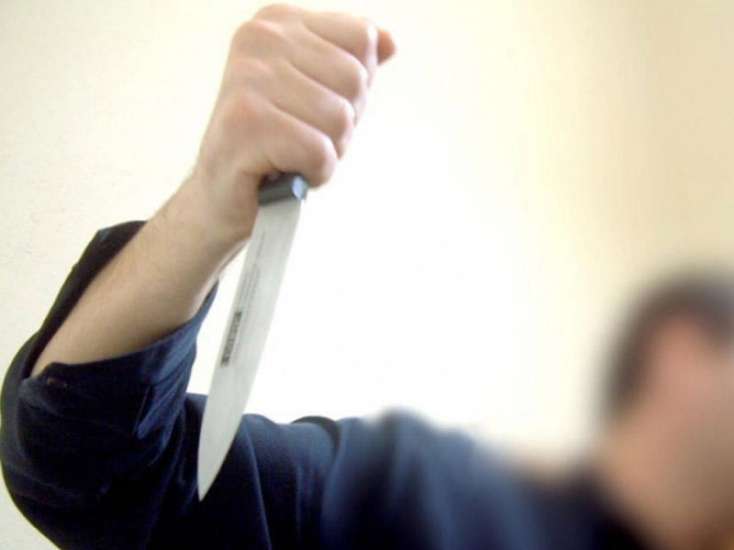 Qazaxda 25 yaşlı gənc bıçaq xəsarəti aldı