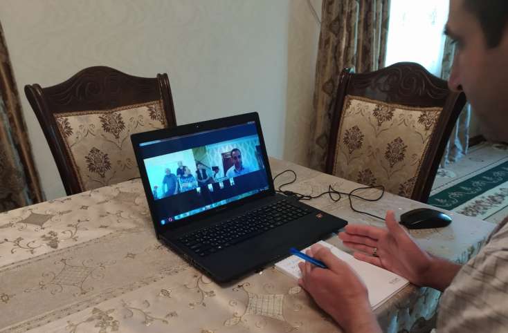 ​Beynəlxalq Miqrasiya Təşkilatı Qazaxda icmanın məlumatlandırılması üçün onlayn görüş keçirdi