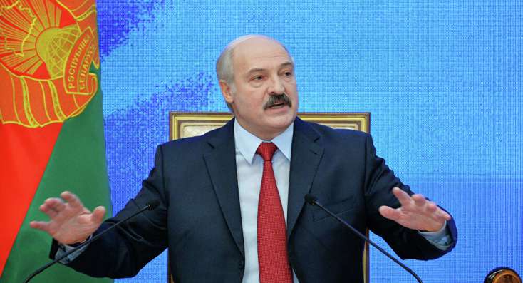 Lukaşenko Belarus hökumətini 