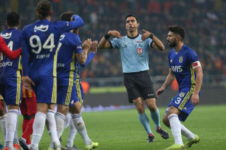 Türkiyədə futbol oyunları bərpa edilir: İlk oyunda "Fənərbağça" oynayacaq