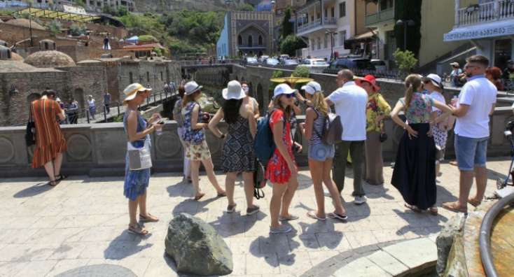 Gürcüstanın turizm gəlirləri kəskin azaldı