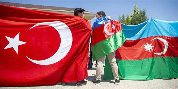 Türkiyə küçələri Azərbaycan bayrağına büründü - 