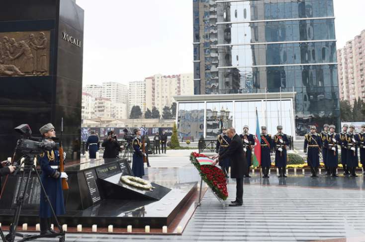 Prezident İlham Əliyev "Ana harayı" abidəsini ziyarət etdi