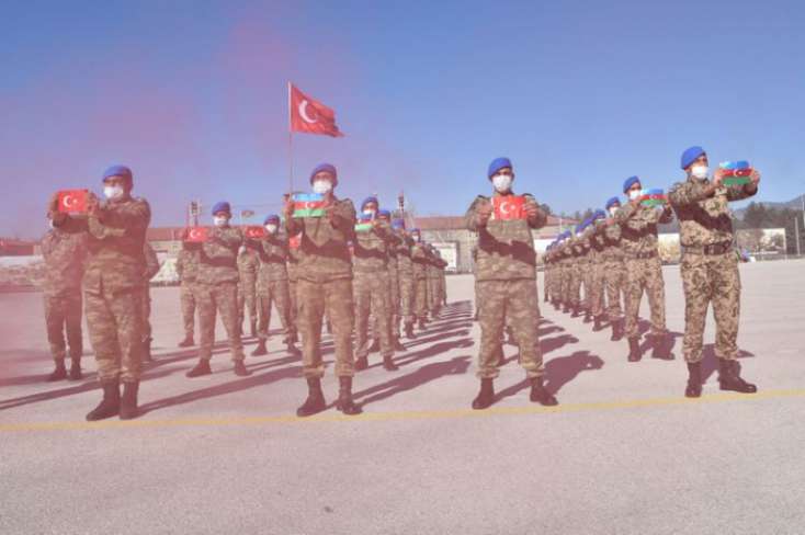 Hərbiçilərimiz Türkiyədə komando kursunu bitirdi