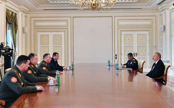 Prezident İlham Əliyev Belarusun müdafiə nazirini qəbul edib - 