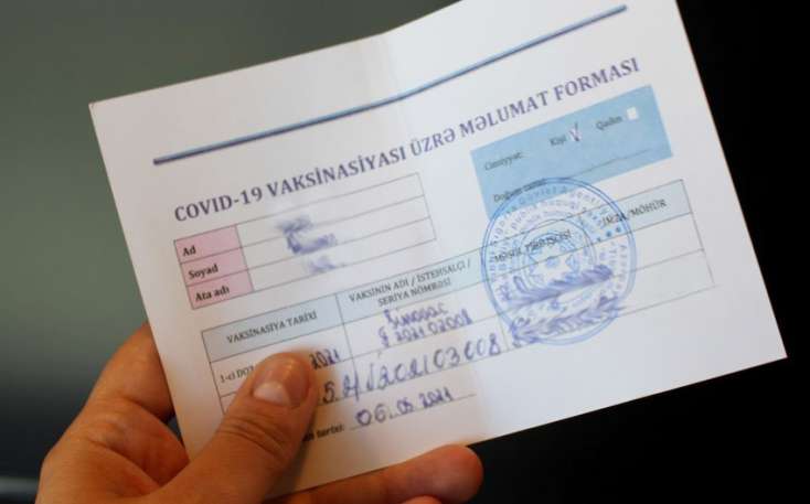 Bakıda 200 manata COVID-19 pasportu satanlar tutuldu
