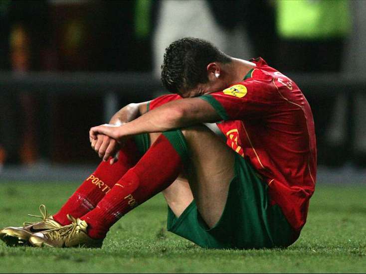 Komanda yoldaşları ilə dalaşan Ronaldo hönkür-hönkür ağladı - 
