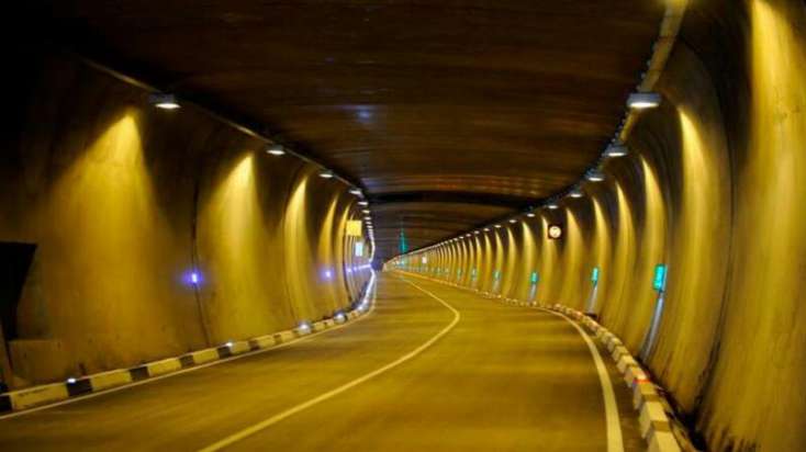 Sabah bu avtomobil tunelində hərəkət 