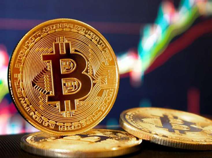 "Bitcoin"də yüksəliş: 43 min dolları ötdü