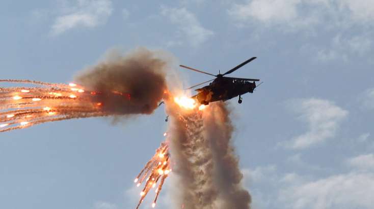 Ukrayna ordusu Kiyev yaxınlığında iki rus helikopterini vurdu - 