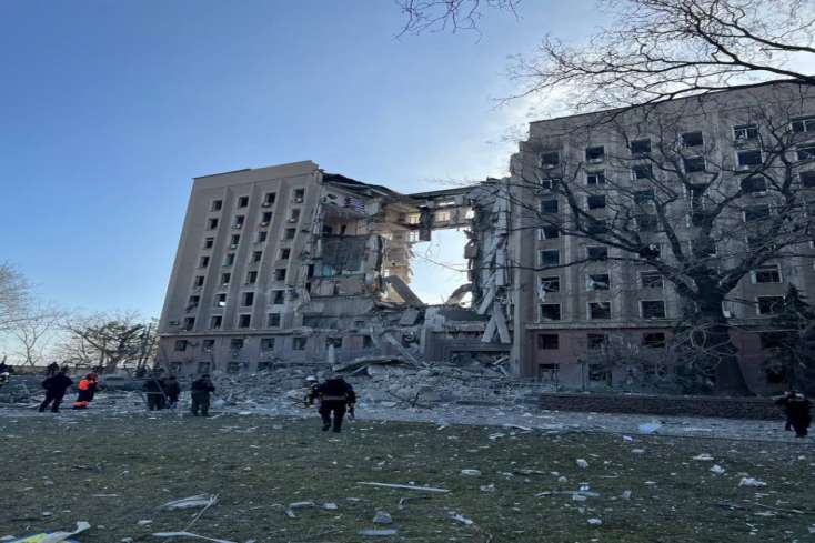 Rusiya ordusu vilayət administrasiyasının binasına raket zərbəsi endirdi