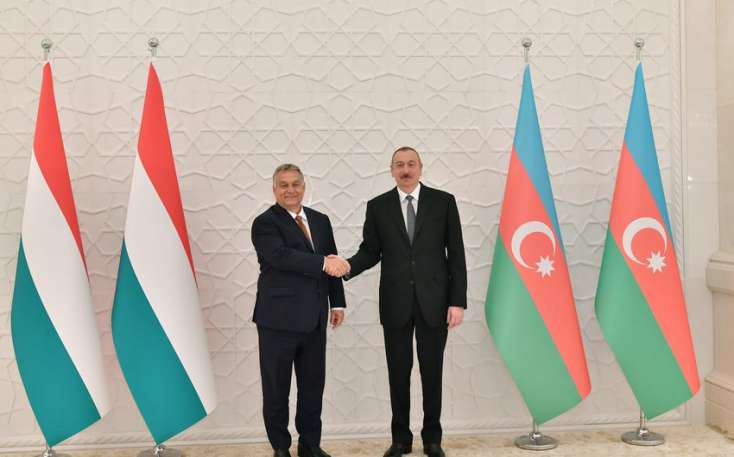 Prezident Macarıstanın Baş nazirini təbrik edib