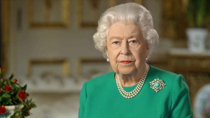Britaniya kraliçası 96 yaşını qeyd edir