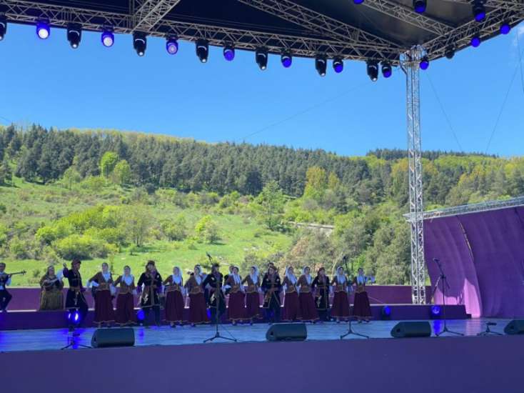"Xarıbülbül" Beynəlxalq Folklor Festivalı başa çatıb