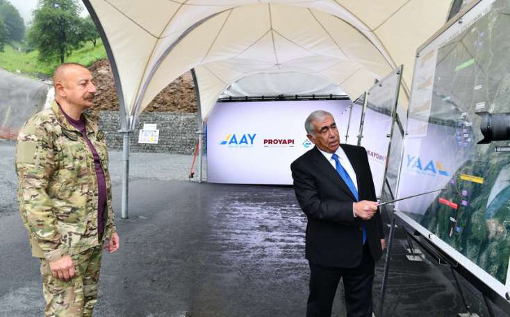 Prezident Toğanalı-Kəlbəcər avtomobil yolunda inşa edilən iki tunelin tikintisi ilə tanış olub - 
