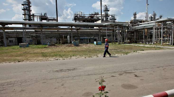 Ukrayna Rusiya neftinin Avropaya nəqlini dayandırdı