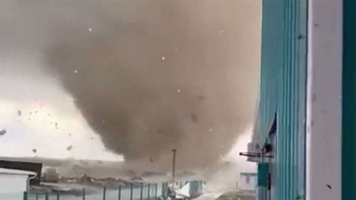 Krımda güclü tornado təşviş yaratdı - 